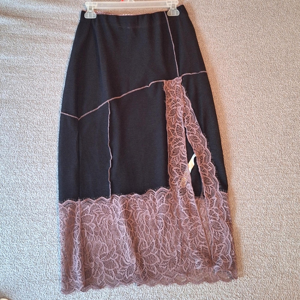 Black Lace-Trim Midi Skirt with Mauve Lace Inset - Picture 3 of 7